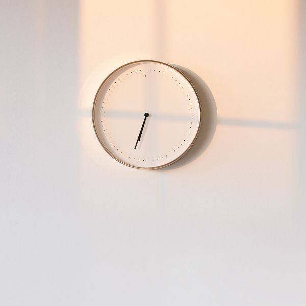 round clock on wall